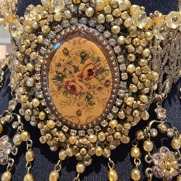 Michal Negrin Gold and Cream Statement Necklace - Picture 8 of 17